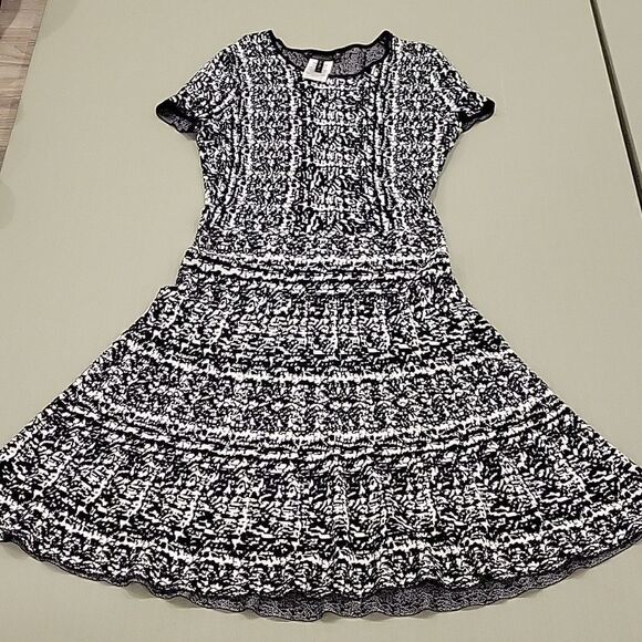 BCBGMAXAZRIA Dress M - Picture 5 of 5